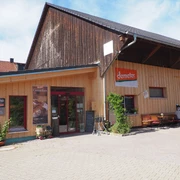 Dorfladen mit Café Außenansicht