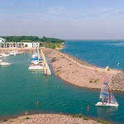 Bootsverleih am Zwenkauer See Segelbote am Hafen in Zwenkau