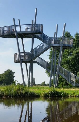 Blick auf den Aussichtsturm Neu Helgoland Blick auf den Aussichtsturm Neu Helgoland/Worpswede der direkt an dem Fluss Hamme liegt