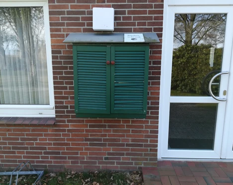 Bücherschrank DGH Wingst