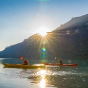bönigen-kajak-sommer-sonne-brienzersee.jpg