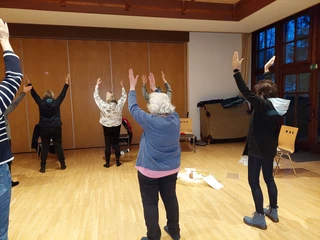 Qigong - Foto drinnen 1.jpg