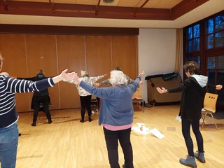 Qigong - Foto drinnen 2.jpg