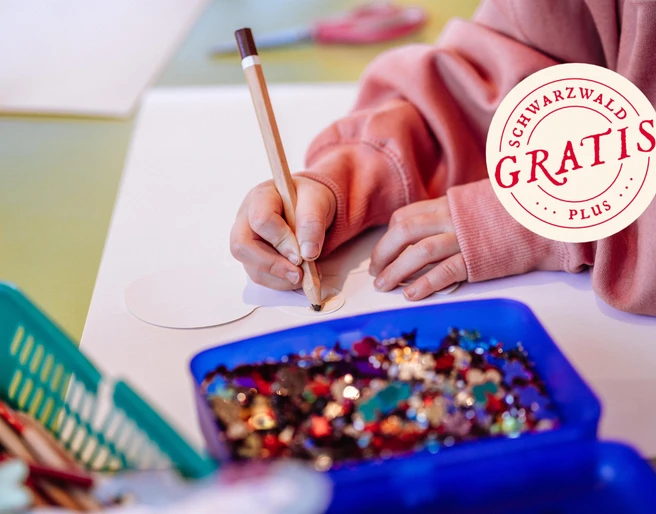 Basteln in Murgels Spielhaus