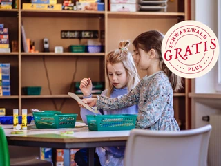 Basteln in Murgels Spielhaus