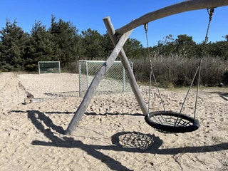 Spielplatz am Sandwall Schaukel und Fußballplatz