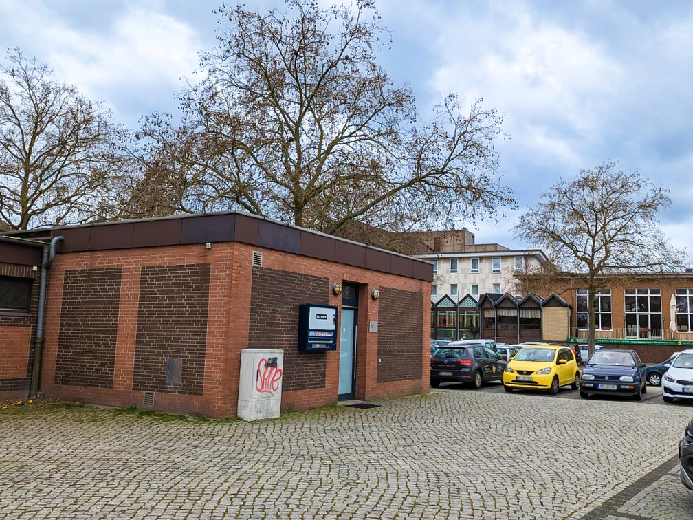 Öffentliche Toilette am Schützenplatz in Peine