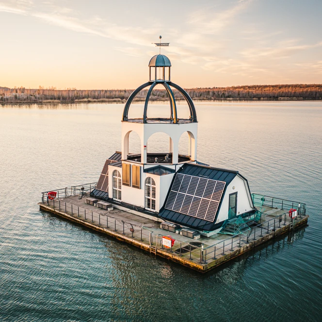 Vineta auf dem Störmthaler See im Leipziger Neuseenland - Kirche in der Region