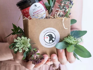 Ihre Tagung & Konferenz in Leipzig: Geschenkebox mit regionalen Produkten Tagung & Konferenz Leipzig Convention: Geschenkebox mit regionalen ProduktenMeeting & conference Leipzig convention: gift box with Leipzig specialities