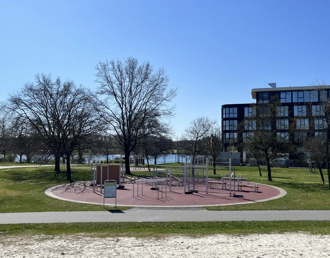 Outdoor-Fitnessgeräte am Allersee