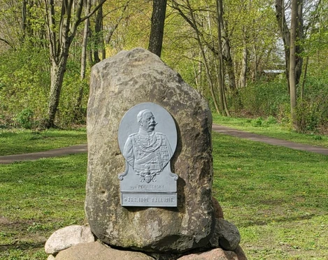 Podbielski Denkmal 1.JPG