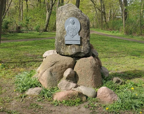 Podbielski Denkmal 2.JPG