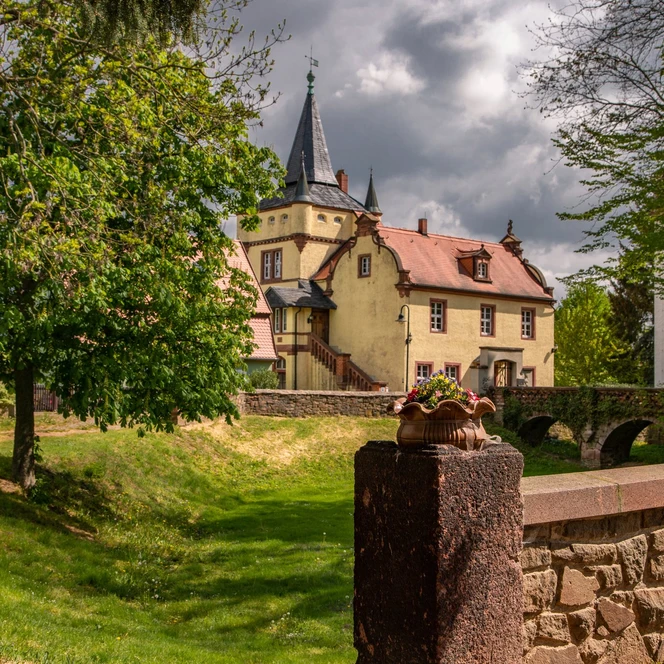 Wasserschloss Podelwitz, Hotel mit Restaurant und Park an der Mulde
