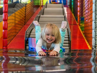 funpark-spiez-kind-rutschbahn.jpg