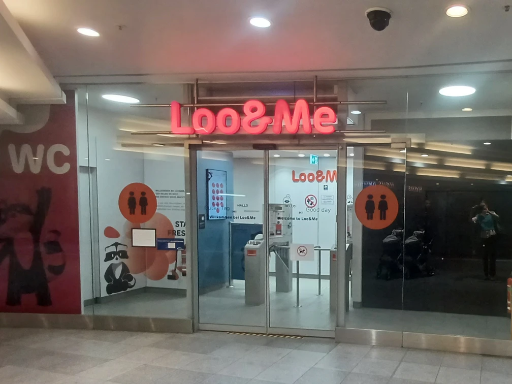 Öffentliche Toilette im Untergeschoss am Hauptbahnhof - Barrierefreie Sanitäranlagen in Leipzig Öffentliche barrierefreie Toiletten im Untergeschoss des Hauptbahnhofs Leipzig