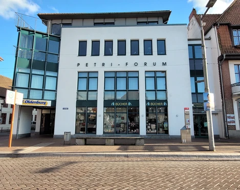 Buchhandlung am Markt_Silvana Dust_20230510 (4).jpg