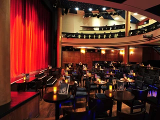 Varieté theatre at the Krystallpalast Varieté Leipzigevent venue | Leipzig Convention Bureau Varieté-Saal der Eventlocation – präsentiert vom Leipzig Convention BureauVarieté theatre at the Krystallpalast Varieté Leipzigevent venue – presented by the Leipzig Convention Bureau