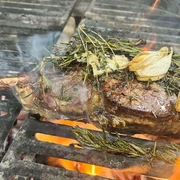 des-alpes-fleisch-grill.jpg
