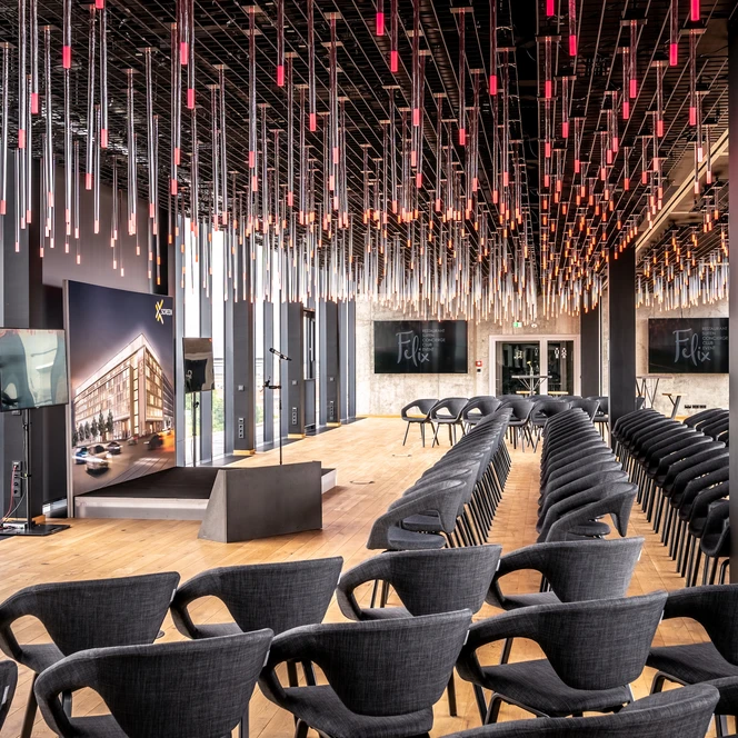 Felix Club meeting room with theatre seating at the conference hotel Felix im Staycity Leipzig | Leipzig Convention Bureau