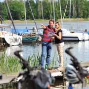 Paar mit dem Fahrrad am Tankumsee Paar mit dem Fahrrad am Tankumsee