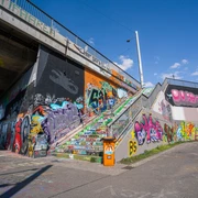 Wall-of-Fame-Leipzig-Gießerstraße8-TomWilliger-leipzig-travel.jpg Die Wall of Fame ist eine beliebte Anlaufstelle für Künstler und Graffitiliebhaber
