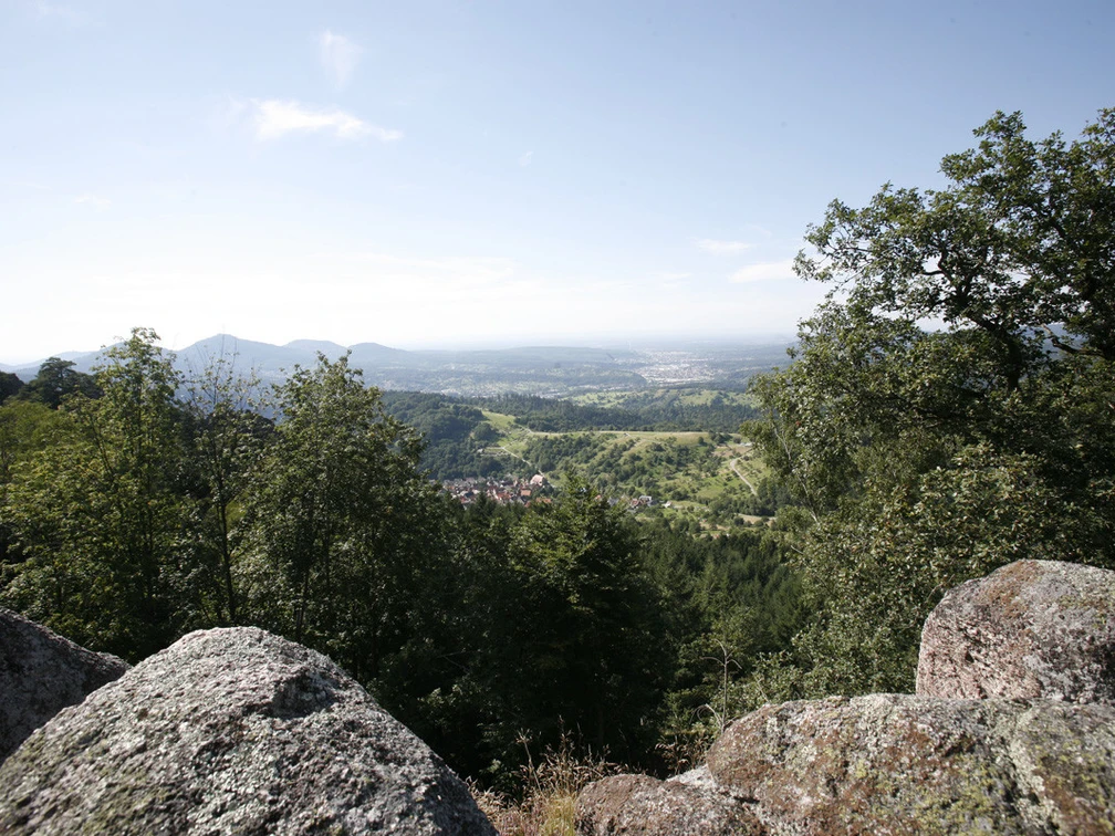 Blick vom Lautenfelsen bei Gernsbach im Murgtal