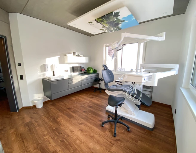 Praxis am Durbach Anne Hill neu 1