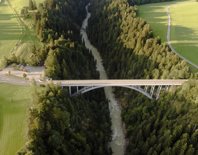 Echelsbacher Brücke 1.jpg