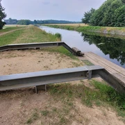 Parkplatz am Schaalsee-Kanal_Silvana Dust_20230704 (4).jpg Einsetzstelle am Schaalsee-Kanal mit Parkmöglichkeiten