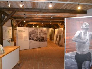 VNP Ausstellungsreihe Wilsede Eröffnung_Ausstellung Shaul Ladany Bild 1_230705.JPG