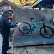 Bikedusche.jpg