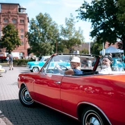 PS.Rallye 2023: Startpunkt PS.SPEICHER Roter Oldtimer beim Start der PS.Rallye 2023