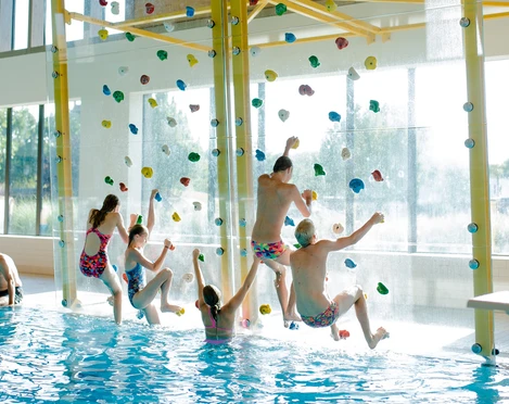 delfinoh_KletterwandHallenbad(c)sven hüsemann.jpg