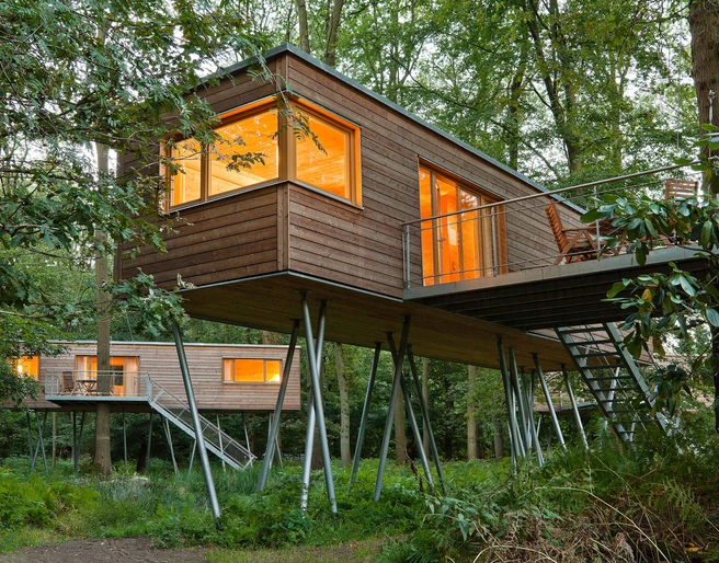 Resort Baumgefluester Aussenansicht