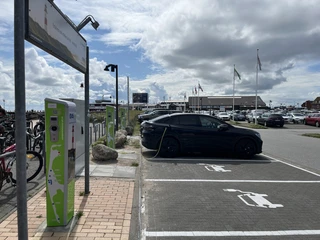 Drei Ladesäulen am Lister Hafen