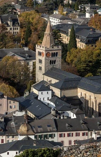 Sion: Blick von Valeria auf Kathedrale