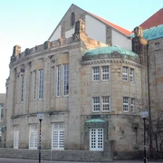 Theater Osnabrück TheaterOsnabrückTheaterOsnabrückHet Theater am Domhof in Osnabrück is een prachtig art nouveau gebouw en heeft een veelzijdig repertoire
