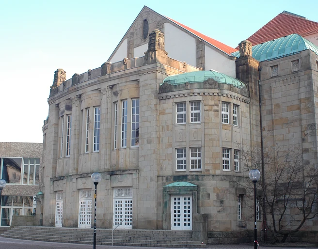 Theater Osnabrück TheaterOsnabrückTheaterOsnabrückHet Theater am Domhof in Osnabrück is een prachtig art nouveau gebouw en heeft een veelzijdig repertoire