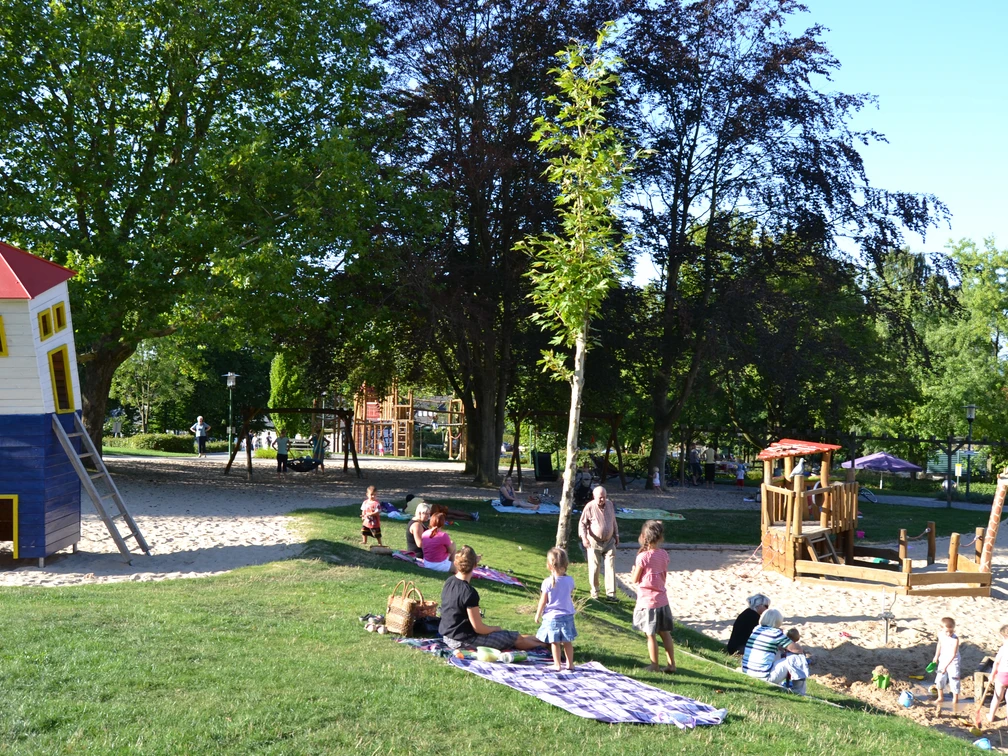 Familiepark in Bad Essen Kinderen spelen in het familiepark in Bad Essen tijdens hun vakantie in het Osnabrücker Land met het hele gezin