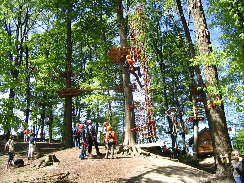 Kletterwald Nettetal Spannende parcoursen in het klimbos in het Nettetal in OsnabrückSpannende parcoursen in het klimbos in het Nettetal in Osnabrück