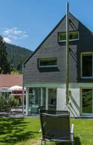 Außenansicht und Blick in den Garten