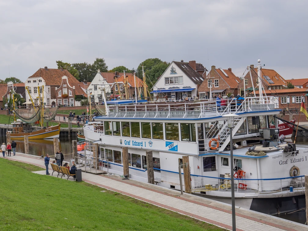 Fahrgastschiff Graf Edzard I