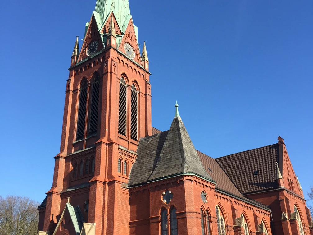 Außenansicht Banter Kirche