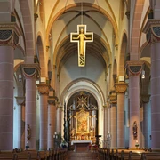 hx-nikolaikirche-thomashampel-1 Blick in die Nicolaikirche mit segnendem Jesus unter dem Gewölbe
