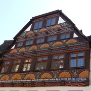 hx-schaeferhaus-stephanberg Reich geschmückter Giebel des Schäferhauses in HöxterRichly decorated gable of the Schäferhaus in Höxter