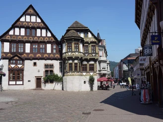 hx-dechanei-thomashampel-4 Reich geschmücktes Fachwerkhaus in Fußgängerzone Dechanei in the city center of Höxter