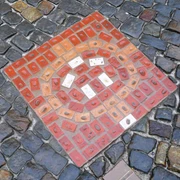 Kunstpfad zu den Sehenswürdigkeiten in der Stadt Gifhorn Bodenmosaik am Kunstpfad zu den Sehenswürdigkeiten in der Stadt Gifhorn