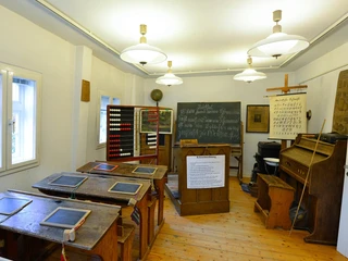 Tafel im Klassenzimmer im Schulmuseum Steinhorst in der Südheide Gifhorn Tafel im Klassenzimmer im Schulmuseum Steinhorst in der Südheide Gifhorn