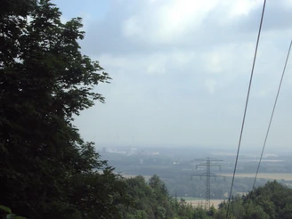 Salzgitter Höhenzug, Wanderweg 21 Ausblick nach Osten unter Stromleitung