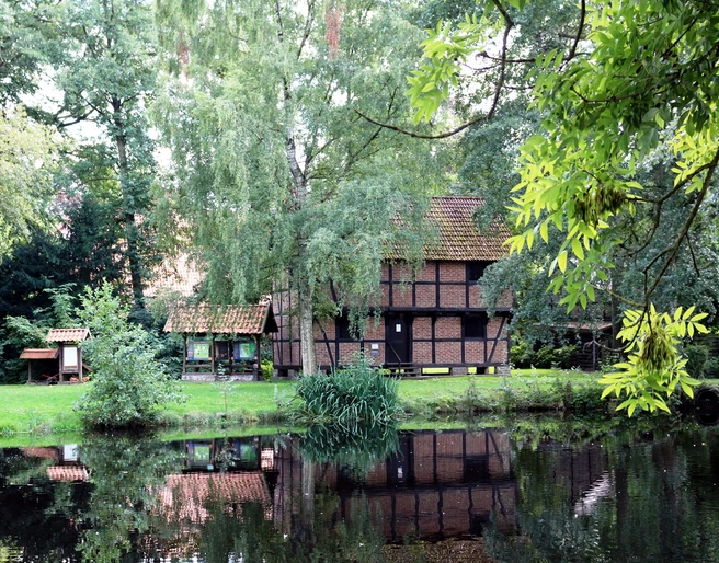 Teich am Haus der Landschaft Teich am Haus der Landschaft in Knesebeck